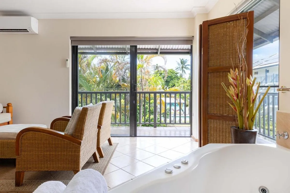 Honeymoon Spa Suite 53 Port Douglas Australia